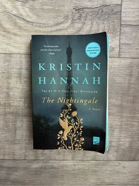 The Nightingale by Kristin Hannah-Paperback